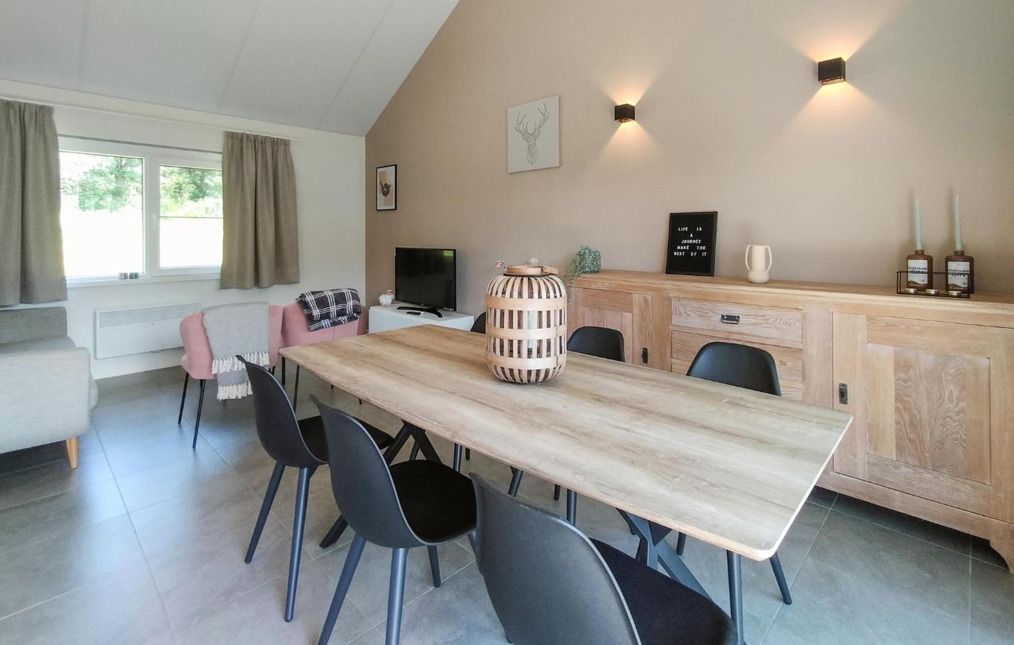 Nice Home In Somme-Leuze With Wifi Exterior photo